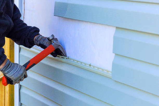 Reliable Siding Repair contractor in Haltom City, TX by Creative Siding